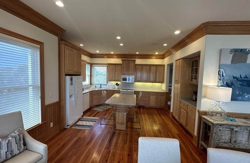 Treasure Beach Village House | FEELIN' BETTER Large Home w/Elevator, Private Office & Balcony views of SGI