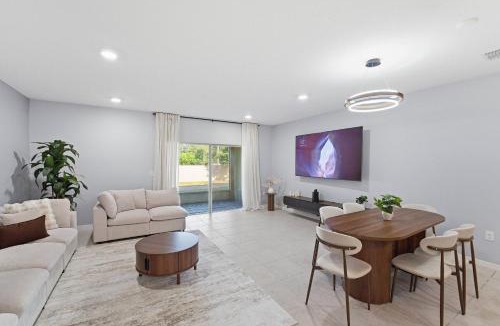 Trafalgar Village Villa | Fiesta Key 3BR Townhome Near Disney