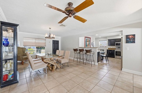 Santa Barbara Estates House | FIFA-Miami World Cup Qtr Finals walk to the beach! - Cozy paradise by the sea
