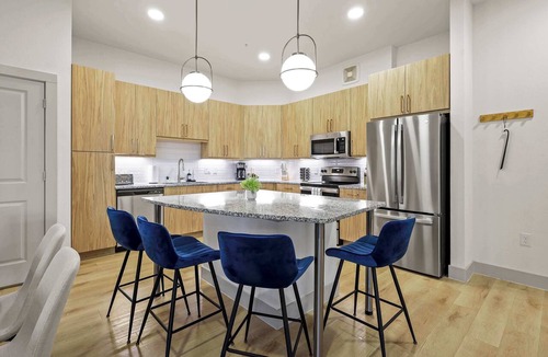 Far North Dallas Apartment | FIFA Stay Modern 2BR Galleria Dallas with Amenities