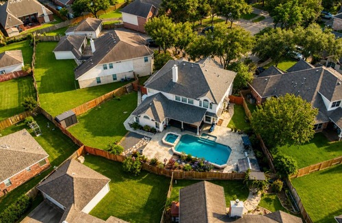 Clodine House | FIFA Traveler's Oasis Pool Sauna Patio Arcade Sleep 14+