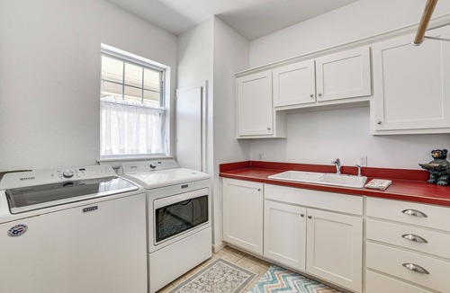 Emory House | Fin & Fawn Lodge' 1 Mi to Lake Fork w/Pool!