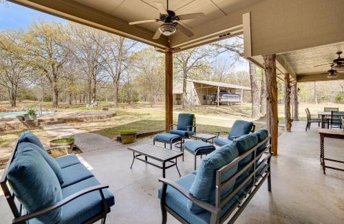 Emory House | Fin & Fawn Lodge' 1 Mi to Lake Fork w/Pool!