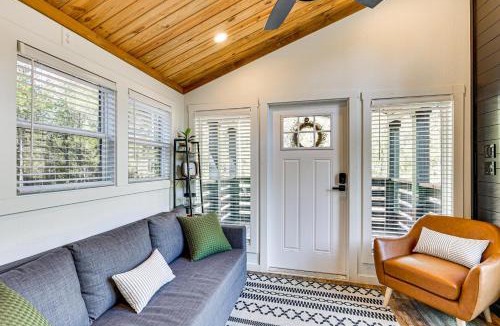 Linden House | Fire Pit, Deck! Modern Tiny Home in Piney Woods