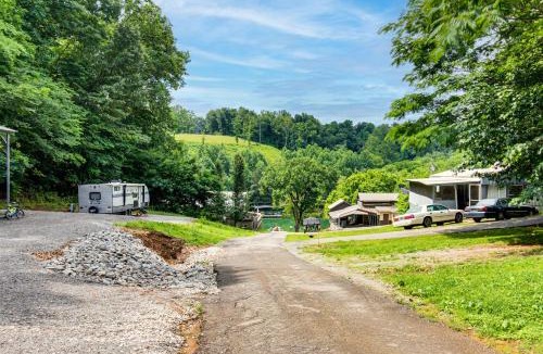 Lynchburg House | Fire Pit & Steps to Lake! Tims Ford Lake Retreat