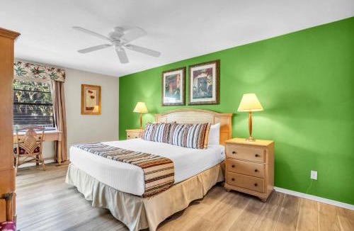 Park Shore House | First Floor Deluxe Condo
