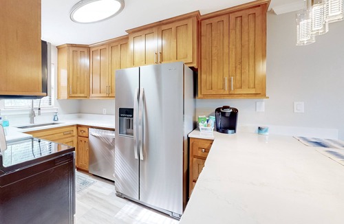 Diamondhead Condo | First-floor updated condo with pool, tennis court, balcony, & AC - dog-friendly