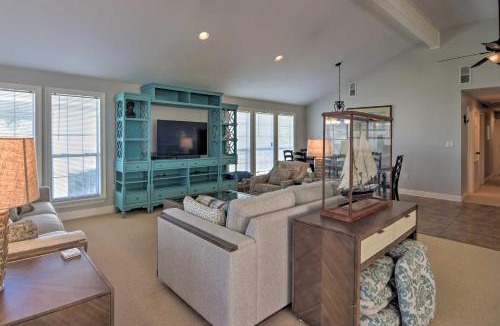 Shoreline Park House | Fish at Canalfront Bay St Louis Home - Dock & Deck