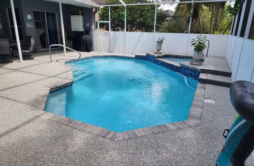 Grand Oaks House | Flash Sale! Flexible Booking Heated Pool & Spa Memory Lane Getaway