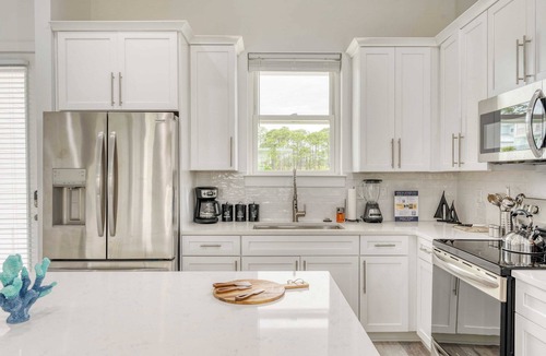 Miramar Beach Cottage | Flipper by Avantstay 18-person Retreat w/Pool