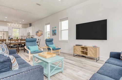 Miramar Beach Cottage | Flipper by Avantstay 18-person Retreat w/Pool