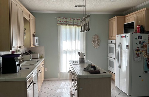 Woodland Hills Estates House | Foot ball game weekends and events