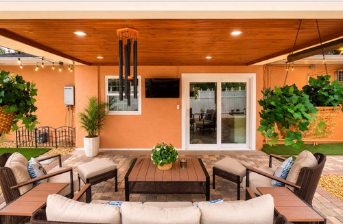 Bayshore Gardens Villa | For family fun or a romantic escape close to sarasota and the area"s beaches