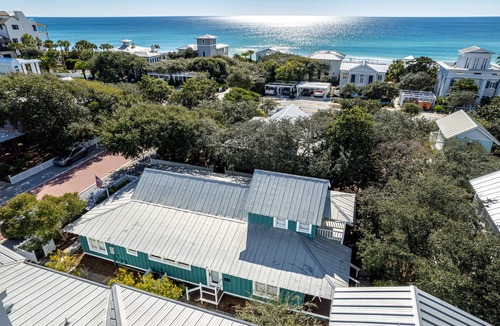 Seaside House | 'Forever Mary' 'In Seaside' 150 ft from Tupelo St. beach pavillon