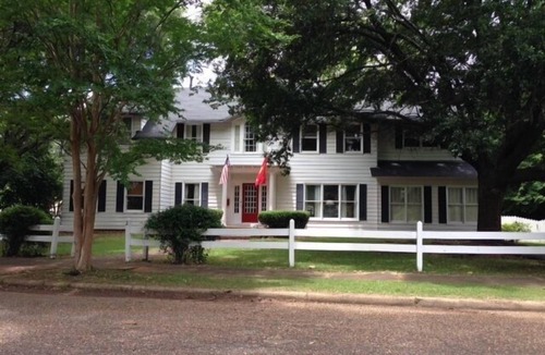 Druid City House | Forget Traffic And Parking. Gracious Comfort, 7 Block Walk To Campus/downtown