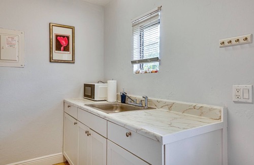 Maravilla Apartment | Fort Myers Escape Near Downtown & Beach w/Parking