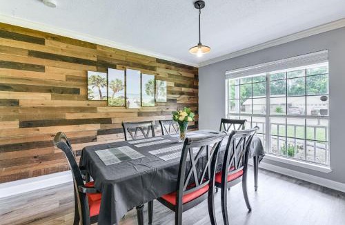 Wright House | Fort Walton Beach Home with Grill 4 Mi to Beach!