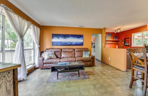 Fort Walton Beach House | Fort Walton Beach Home about 2 Mi to Okaloosa Island!