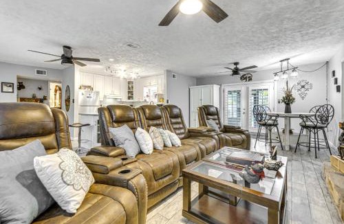 Wright House | Fort Walton Beach Home with Pool 5 Mi to Beach!