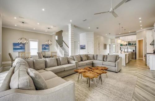 Seacrest House | Four Blue Palms by 30A Escapes