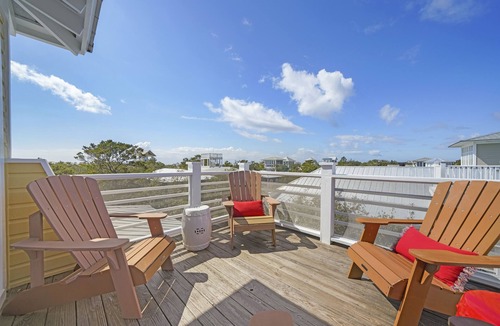 Seaside House | Four Porches and Private Tower in Seaside, FL + 2 Adult Bikes!
