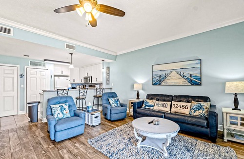 Mexico Beach Condo | Fourth Floor Condo with Shared Pool, Ocean View, High-Speed WiFi, & Washer/Dryer
