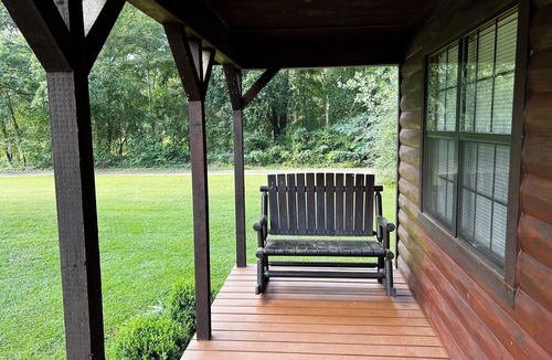New Boston Cabin | Fox Run Cabin with WiFi right on 130 mile Hike-Bike and Equestrian trail.
