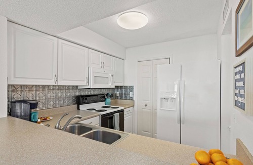 Gulf Lagoon Beach Condo | FREE BEACH SERVICE thru Oct 🏖️ Fall Dates Available🏝️Check out our reviews! 🌟
