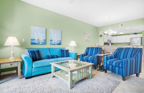 Fort Walton Beach - Destin Condo | 🌴FREE Beach Service~FAB Balcony Views~Walk2Beach~2 Pools~2BR Leeward Key 204🌴