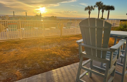Lower Grand Lagoon Condo | FREE BEACHSETUPS! 1st FL MOONSPINNER 110 OCEANFRONT-POOL WALKOUT🩵 PARK BY DOOR!