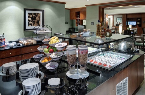Tougaloo Condo | Free Breakfast. Outdoor Pool. Near IBM, Nissan, and Northpark Mall.