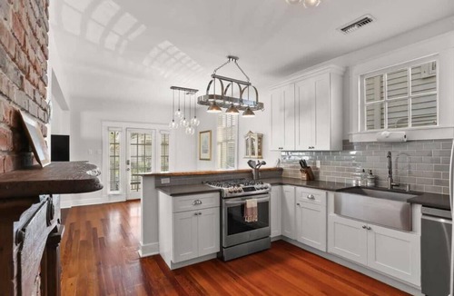 Esplanade Ridge Apartment | Freestanding, Bayou St John Luxury cottage!