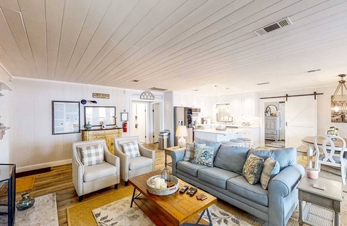 Telogia House | French-inspired lakeside home with gourmet kitchen
