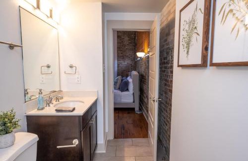 French Quarter Apartment | French Quarter Delight 8