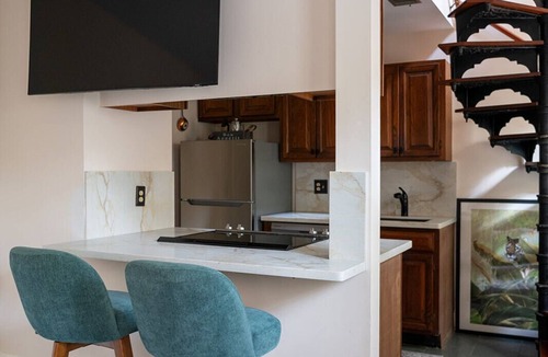 French Quarter House | French Quarter Entire Private Courtyard House -AC, wifi + paid parking