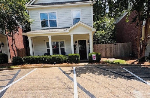 Oxford House | Freshly Remodeled Oxford Retreat 1 Mile to Ole Miss & The Square