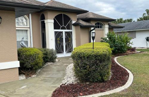 Port Charlotte House | Freshwater Canal Pool Home
