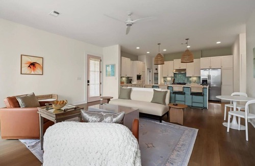 Henderson Point House | Front Street Retreat