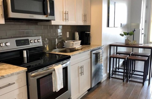 Historic Ybor Apartment | Frontdesk | Stunning Studio in Ybor City