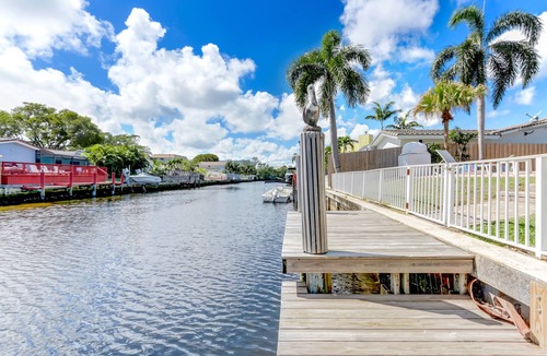Coral Ridge Isles House | FTL Canal: Waterfront home: Boat dock, Private Pool, Near Beach