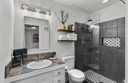 Flowood House | Full Home in Brandon with Essentials