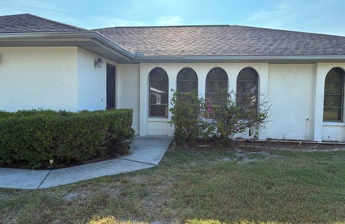 Port Charlotte House | Fully Furnished 2-bedroom house with pool on canal in Port Charlotte Florida