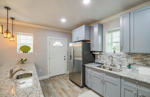 Baytown Cottage | Fully Updated & Convenient! Baytown Home Near Dtwn