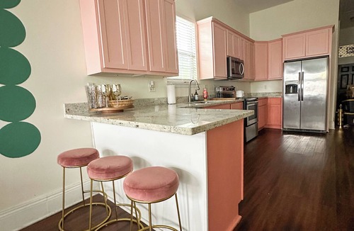 Saint Roch House | Funky Designed 2 Bed/1 Bath - Walk to French Quarter in Historic NOLA