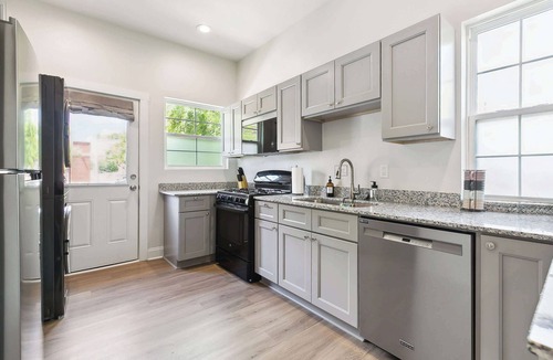 Main Street Historic District Apartment | Funky & Fun! 1BR Apartment, Ground Floor