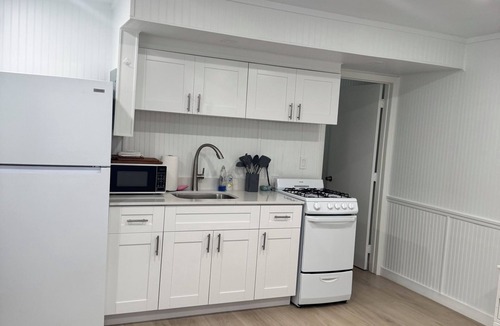 Layton Apartment | Furnished, updated 1-bedroom apartment in charming Layton ideal for snow-birds