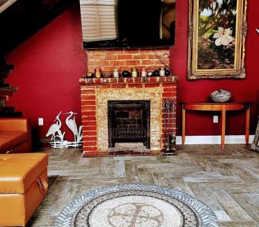 Faubourg Lafayette Apartment | Gallery Alive!