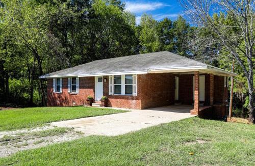 Oxford House | Game Day Getaway! Home w/Yard, 4 Mi to Ole Miss