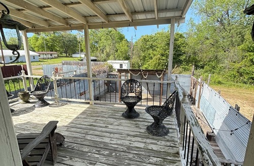 Mineral Springs House | Game room/sleeps 10/near Murfreesboro Diamond mine/lakes/fun, unique, quirky