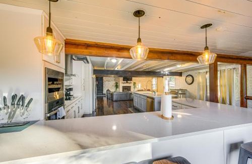 Streetman House | Game Room, Trails! 30-Acre Lakefront Streetman Gem